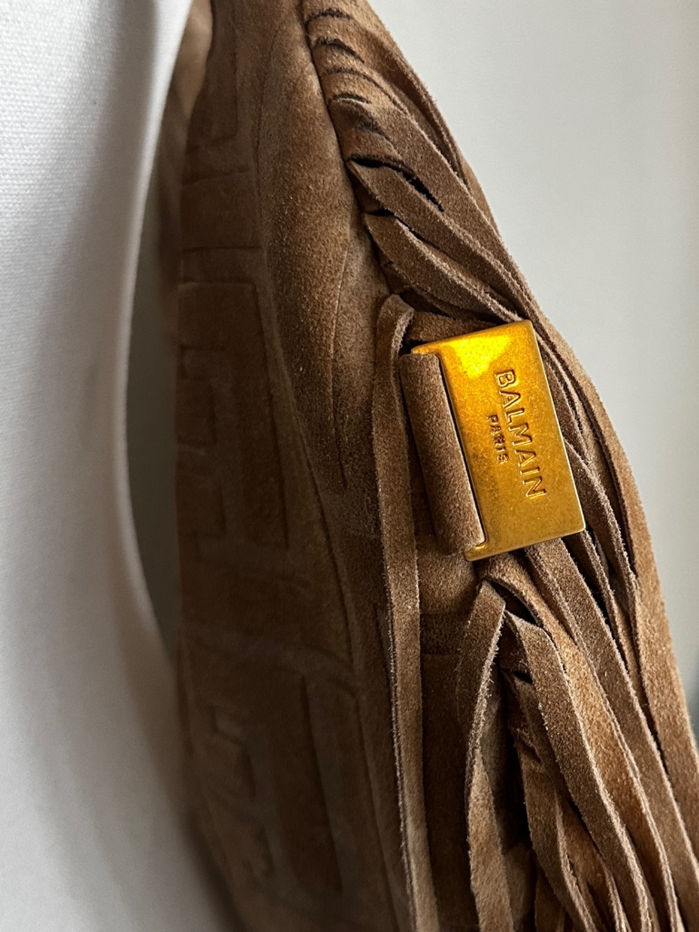 RARE Balmain Ébène Suede Fringe Hobo Bag with Gold Chain Strap - Picture 3 of 5